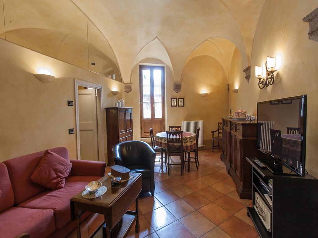 Apartment Residenza Gabrielli Sarteano Zimmer foto